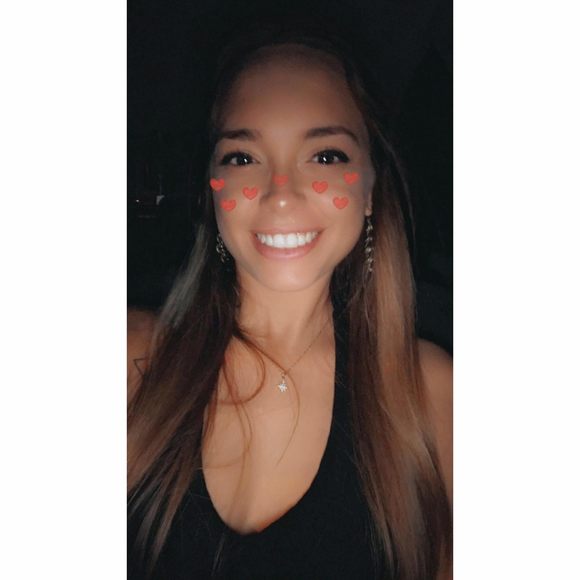 adriana_carras